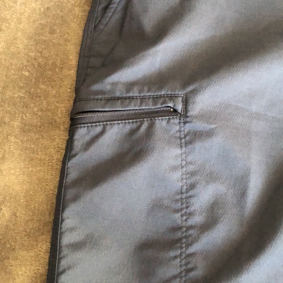 Men’s size 32 Greg Norman navy blue shorts - Picture 2 of 12